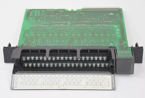 IC697MDL753 GE Ayrı Çıkış Modülleri 5/48 Volt DC 0.5 Amp Negatif Mantık 32 Noktalı Çıkış Modülü