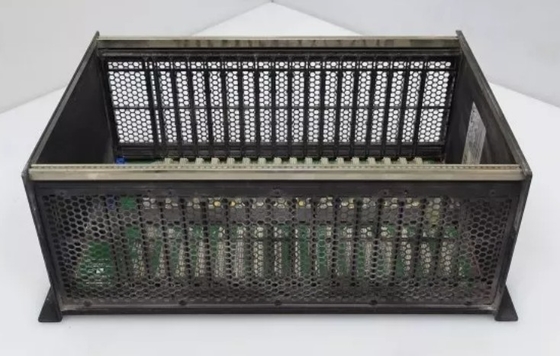 IC698CHS017 GE PACSystems RX7i Racks 17 Slot Ön ve Arka Montaj CPU ve I / O yapılandırmaları