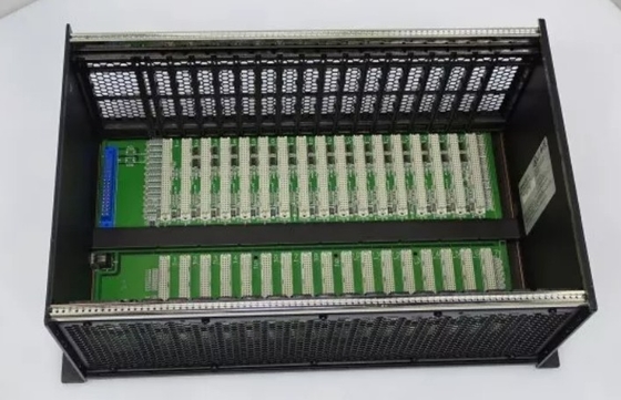 IC698CHS017 GE PACSystems RX7i Racks 17 Slot Ön ve Arka Montaj CPU ve I / O yapılandırmaları