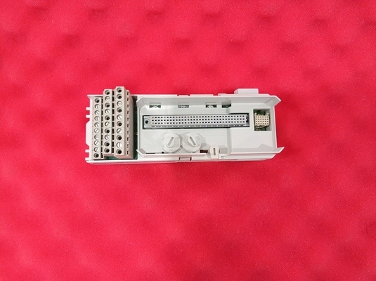 TU811V1 ABB S800 Kompakt Modül Sonlandırma Ünitesi 1x8 Sinyal Terminalleri 3BSE013231R1