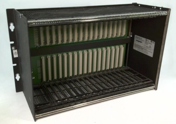 IC698CHS117 GE Rack 17-slot Ön Arka Montaj I / O VEM CPU Modülleri Destek Seçmeli Soğutma Fan Montajı