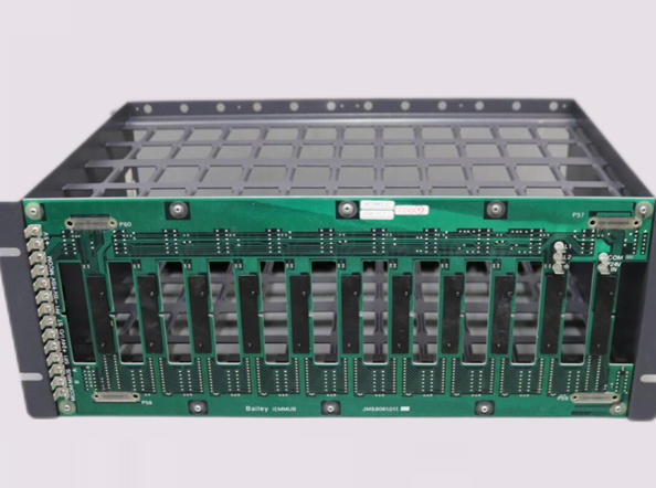 ABB Modül Montaj Birimi IEMMU01 Harmony Rack için 12 Rack Modülü Destek 19 inçlik Kabine Uyumlu ve Çok Katmanlı PCB Arkaplanı