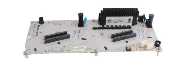 DC-TUIO31 Honeywell Genel I/O Terminal Bileşeni (IOTA) 24Vdc 110mA Yedeksiz olmayan IOTA Modülü